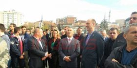Aktivistët e opozitës mblidhen para Qeverisë, forca të mëdha të Policisë (Foto)