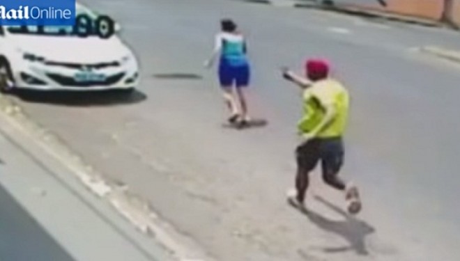 Momenti i tmerrshëm kur polici vret gruan e tij me pistoletë (Kujdes! Pamje të rënda)