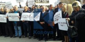 Protestuesit në Pejë: Gaz, na bone “Gaz”