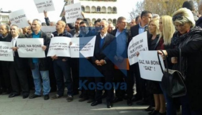 Protestuesit në Pejë: Gaz, na bone “Gaz”