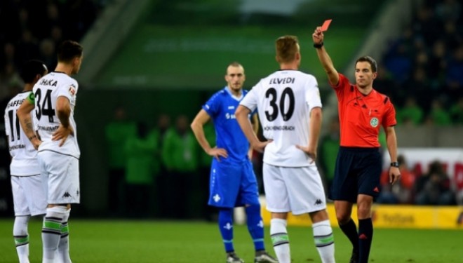 Zyrtare: Xhaka dënohet me tre ndeshje