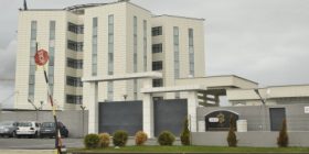 AKI-së, rregullimi i oborrit i kushton 1 milion euro, me tender një burimor