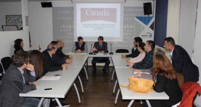 Kanadaja rrit angazhimin e saj në Kosovë, jep grante OJQ-ve për luftimin e korrupsionit