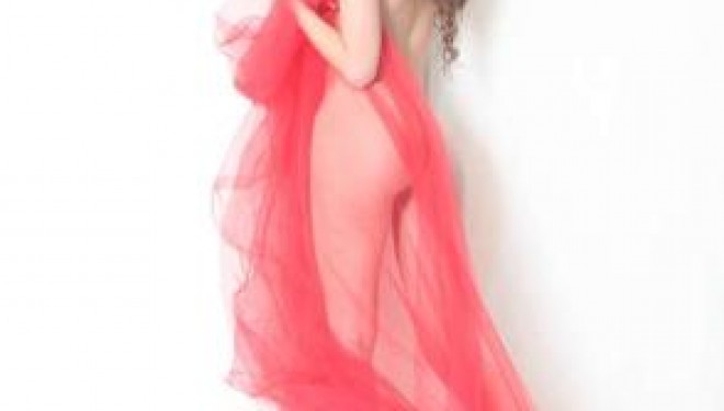 Foto-galeri/ Sara Altobello më e “nxehtë” se kurrë, pozon nudo për fansat (FOTO+16)