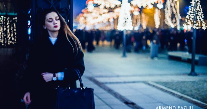 Blogerja kosovare me një set të ri fotografik për fundvitë