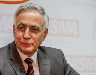 Krasniqi: Dyshoj se krerët e shtetit po punojnë për interesat e vendit