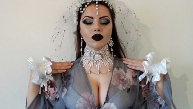 Kjo është maqedonasja e cila duke qëndruar në shtëpi fiton shumë para (Foto)