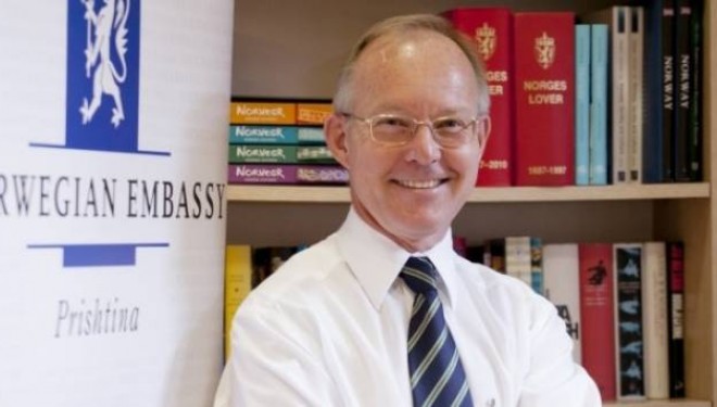 Ambasadori norvegjez: Problemi i shqiptarëve janë mosmarrëveshjet mes tyre