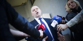 Gjini: Shtrëngimi i duarve gjë normale, zyrtarë të VV e kanë bërë edhe me serbë