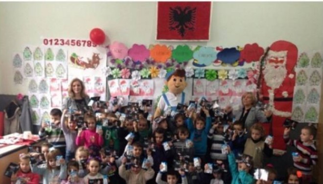 “VITA” i dhuroi buzëqeshje rreth 65,000 fëmijëve për festat e fundvitit