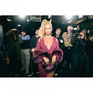beyonce-sexy-vestido-morado