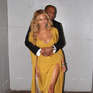 beyonce-vestido-mostaza