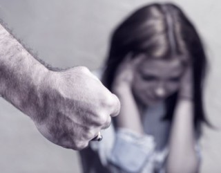 Italiani 55 vjeçar përdhunonte të miturën shqiptare Italiani 55 vjeçar përdhunonte të miturën shqiptare