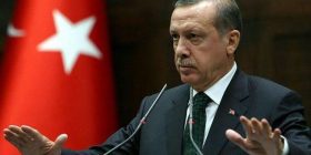 Publikohen pamjet kur puçistët tentuan të arrestonin Erdoganin (Video)