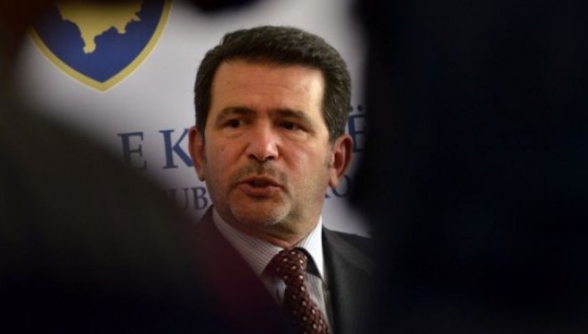 Garderoba e shtrenjtë dhe paga 10 mijë dollarëshe e Fadil Ismajlit