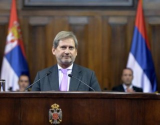 Hahn në Beograd: Serbia ka arritur sukses shumë të madh drejt BE’së