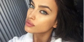 Irina vjen me selfie pas dushit