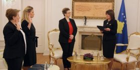 Presidentja Jahjaga dekretoi dy gjyqtare në Gjykatën Kushtetuese