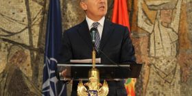 Gjukanoviq Votohet për ‘Kriminelin e Vitit’