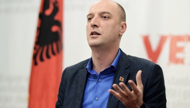 Ymeri: Qeveria më shumë pajtohet me Vuçiqin dhe Daçiqin se sa me opozitën