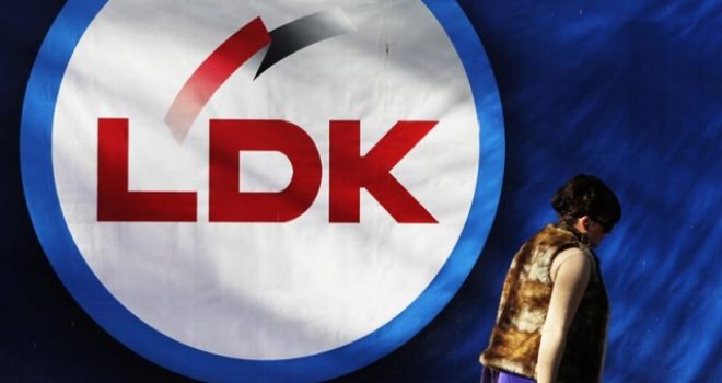 15 Nëndegë të LDK-së në Gjakovë rrebelohen kundër Degës dhe Zgjedhjes së Thaçit President!