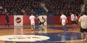 Yjet e Evropës luajnë futsall në Kosovë (VIDEO)