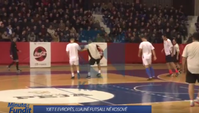 Yjet e Evropës luajnë futsall në Kosovë (VIDEO)