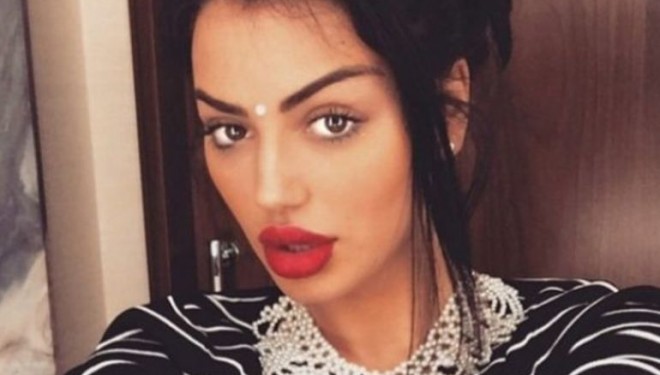 Morena e prek ‘zogun’ në veturë? (FOTO)