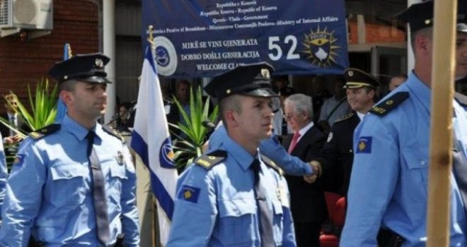 Policët serbë të Kosovës presin leje nga Kraleva për uniformat e reja