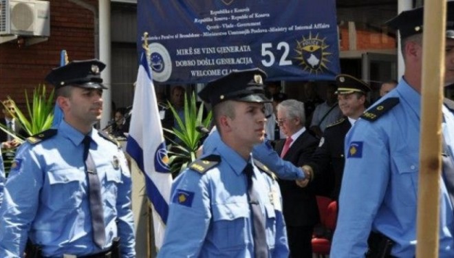 Policët serbë të Kosovës presin leje nga Kraleva për uniformat e reja