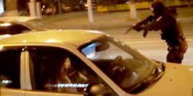 Një propozim për martesë me “kallash tek koka” (Video)