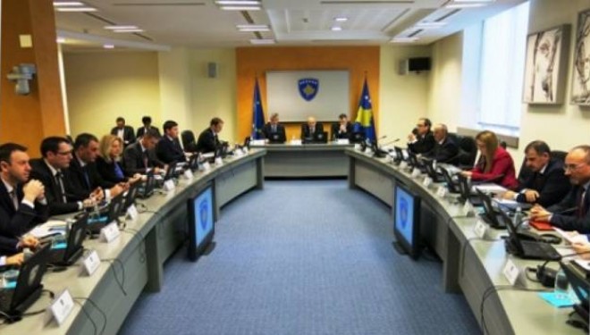 21 Ministri  me 115 këshilltarë, kjo është Qeveria e Kosovës! (DOKUMENT)