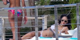 FOTOT/ Pushimet seksi të Rihannas