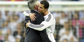 Çmendet United, ribashkon Ancelottin e Ronaldon