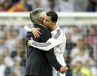 Çmendet United, ribashkon Ancelottin e Ronaldon