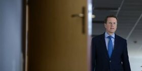 Zhbogar: Ne kritikojmë, populli gjykon cilët politikanë duhet ndëshkuar