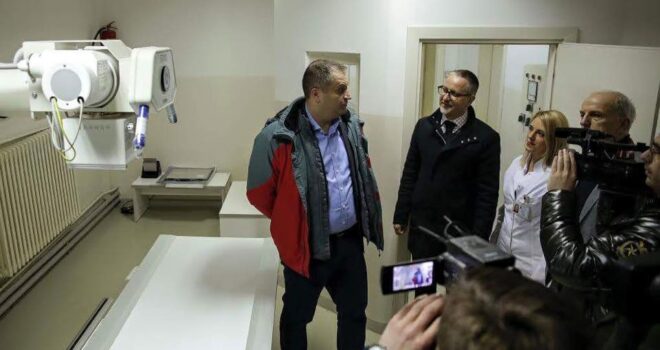 Ahmeti i bënë Qendrat e Mjekësisë Familjare me ashensorë