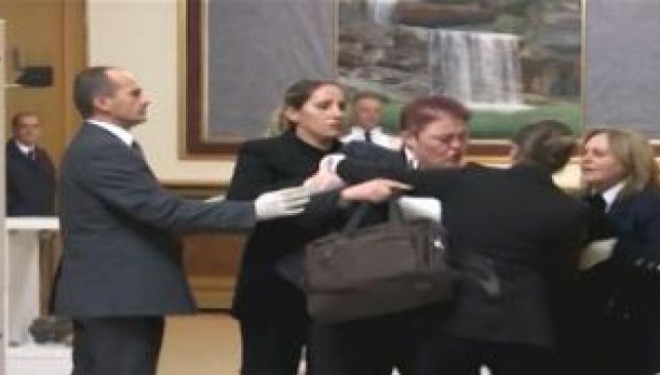 Skandaloze: Deputetja e LDK-së me fjalor të ashpër ,e quan shtazë… (Video)