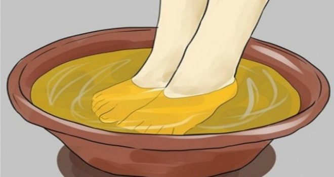Për të eliminuar aromën e pakëndshme të këmbëve, përdorni këtë përzierje