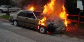 ‘Qytetarët e pakënaqur’ e marrin përgjegjësinë për djegien e veturave