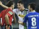 E tepron Xhaka, godet me shkelm kundërshtarin dhe ndëshkohet me të kuq (Video)