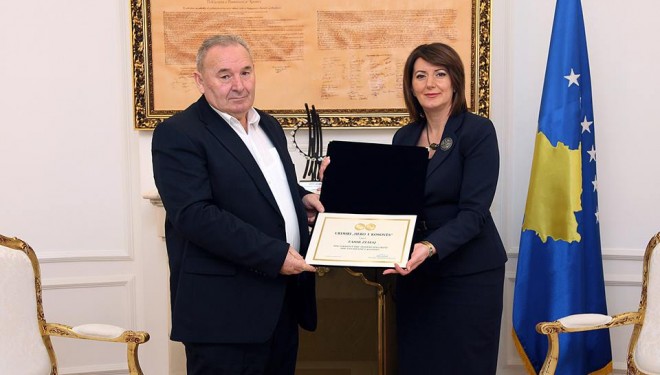 Jahjaga dekoron Tahir Zemajn, Alajn dhe Surdullin