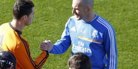Zidane drejton seancën e parë me Realin