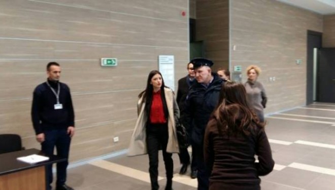 Reagon Albulena Haxhiu pas vazhdimit të masës së paraburgimit