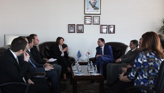 Jahjaga sot viziton Novobërdën, Kaçanikun dhe Hanin e Elezit