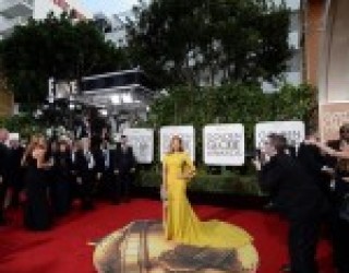 Jennifer Lopez me diamante 200 karat në Golden Globes (FOTO)