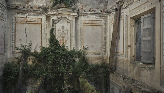 Fotografi të mahnitshme të vendeve të braktisura nëpër botë (Foto)