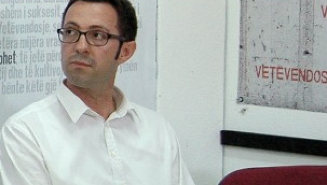 Anëtari i  Vetëvendosje i  reagon deputetes së LDK-së