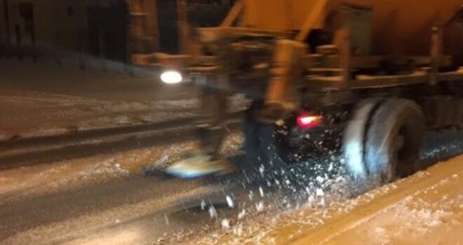 Sejdiu: Puna po vazhdon për pastrimin e rrugëve dhe trotuareve