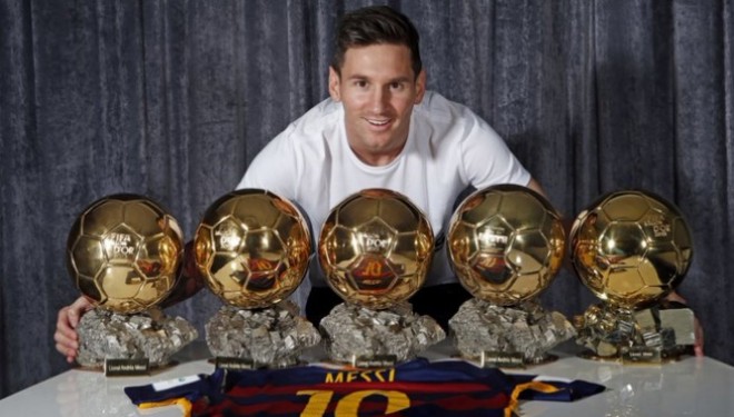 Fotoja zyrtare, Messi  me pesë “Topat e Artë”